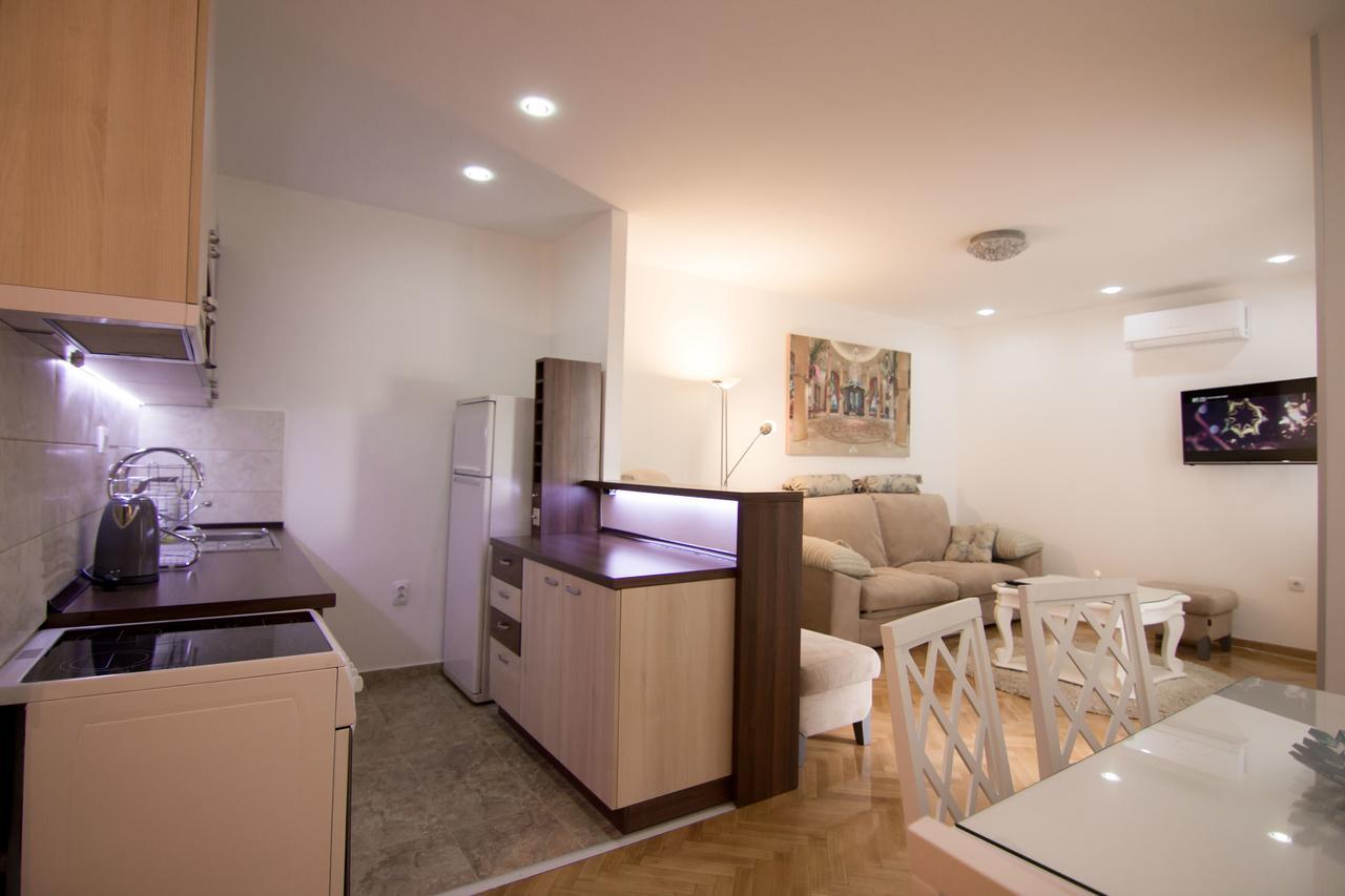 Apartments Near St. Sava Temple Βελιγράδι Εξωτερικό φωτογραφία