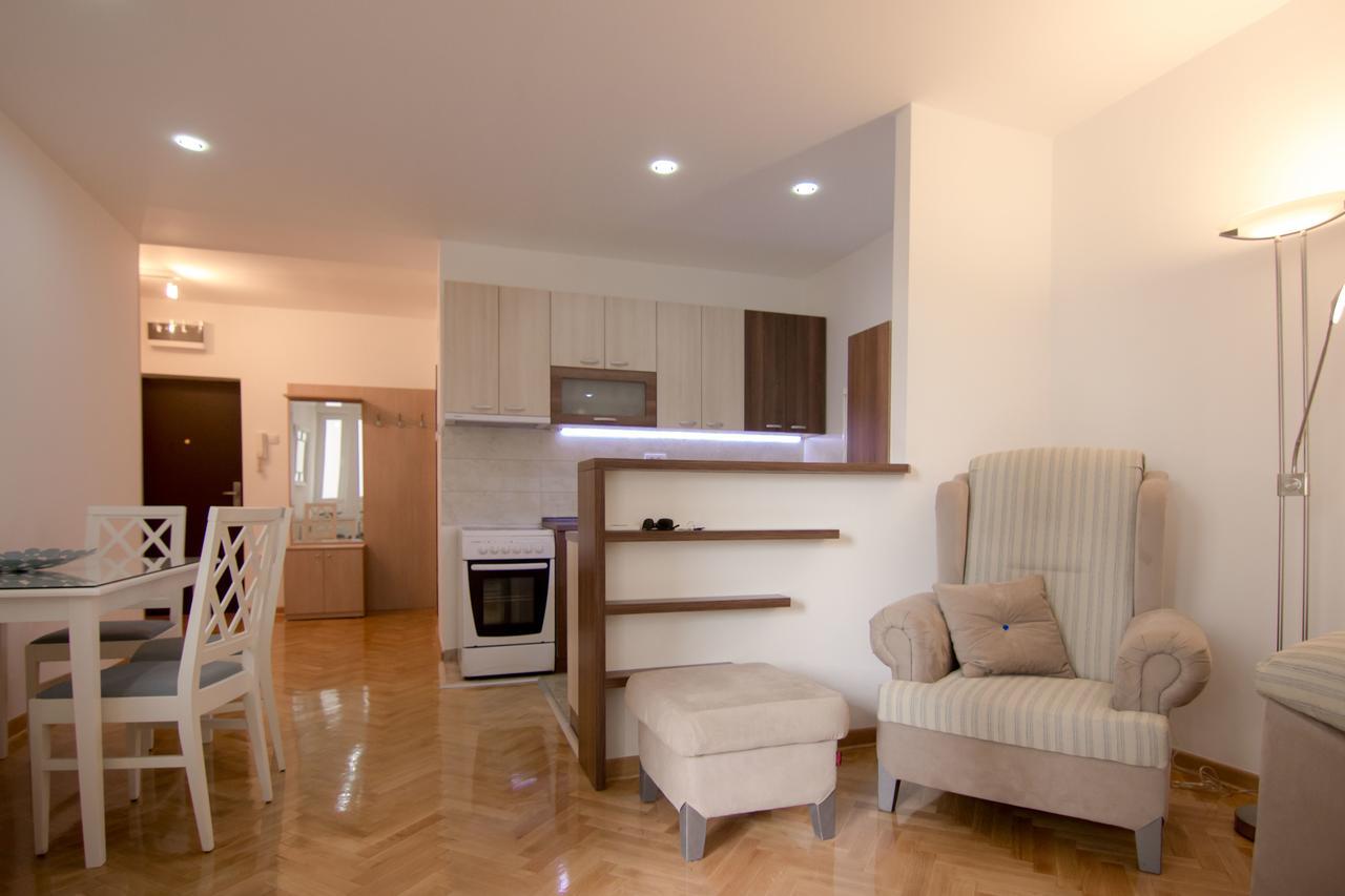 Apartments Near St. Sava Temple Βελιγράδι Εξωτερικό φωτογραφία