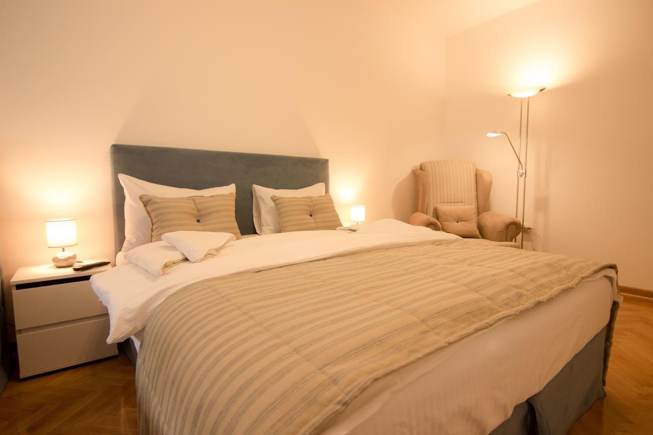 Apartments Near St. Sava Temple Βελιγράδι Εξωτερικό φωτογραφία