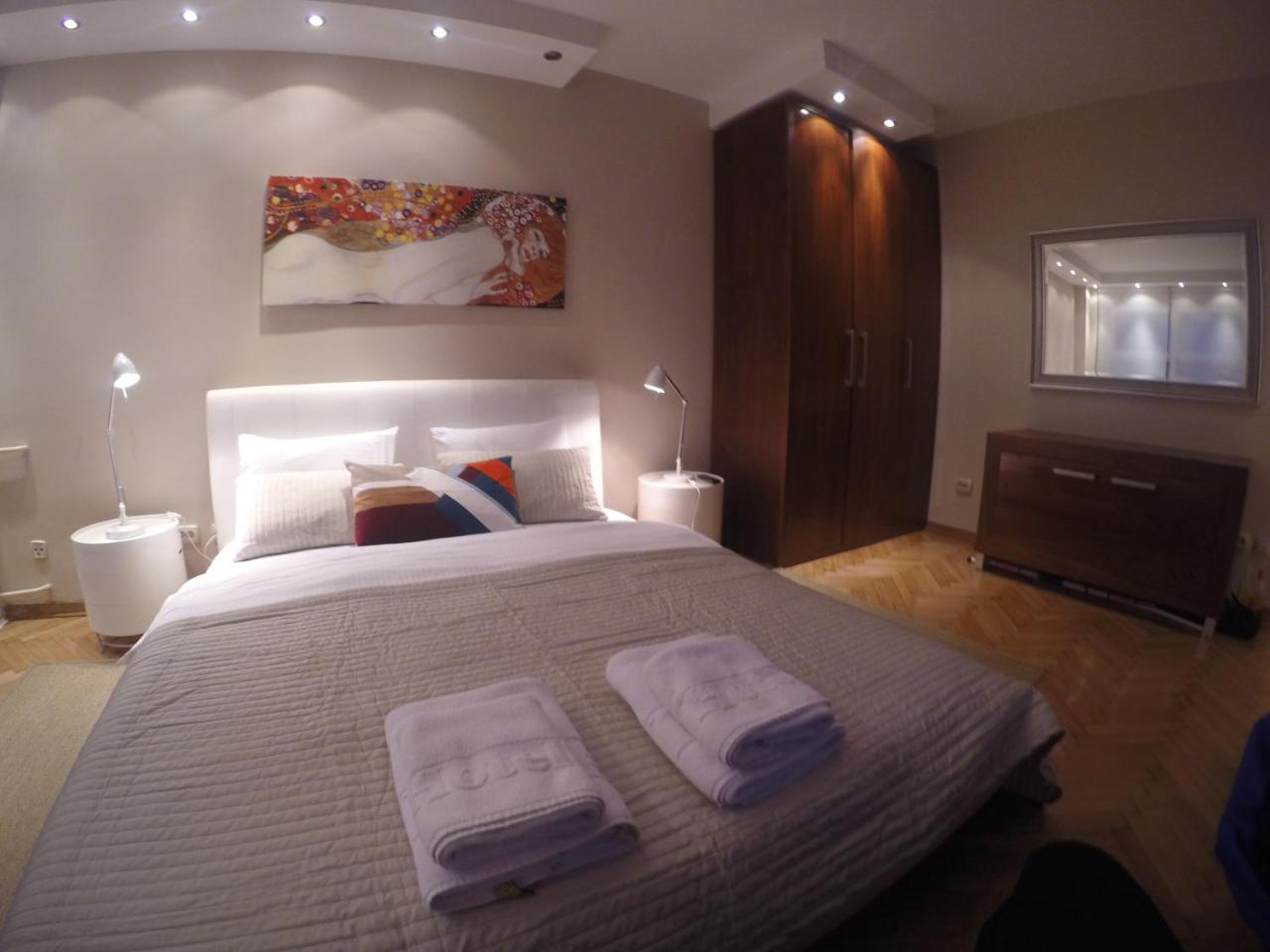 Apartments Near St. Sava Temple Βελιγράδι Εξωτερικό φωτογραφία